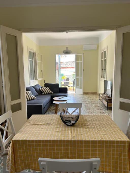 άλμα - Spacious Boutique At The Center Apartment